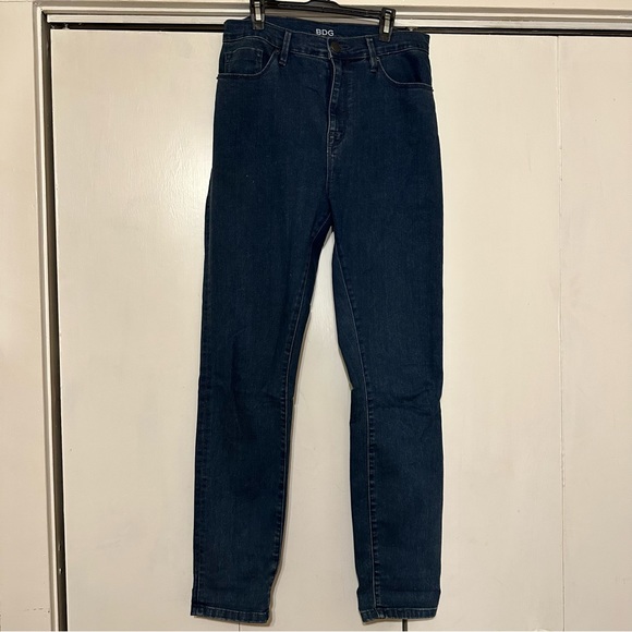 BDJ Jeans
High rise twig ankle 
29 w 29 L
Worn once - Picture 5 of 6